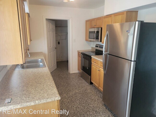 Building Photo - 3 br, 2 bath House - 70 Griggs Ave #A