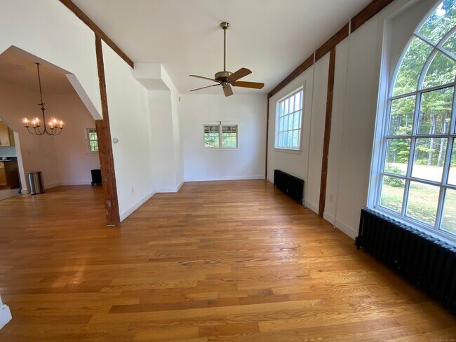 Foto del edificio - 143 Peters Ln