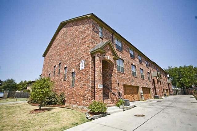 Building Photo - 1307 Halcyon Pl