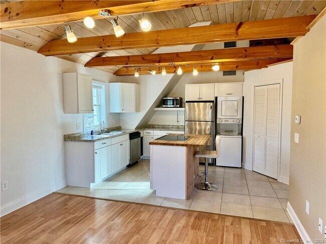 Foto del edificio - 114 Meadow Lark Ln
