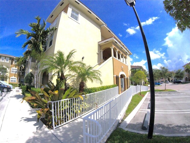 Foto del edificio - 8800 NW 107th Ct