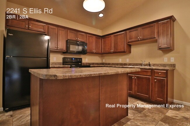 Building Photo - 2241 S Ellis Rd