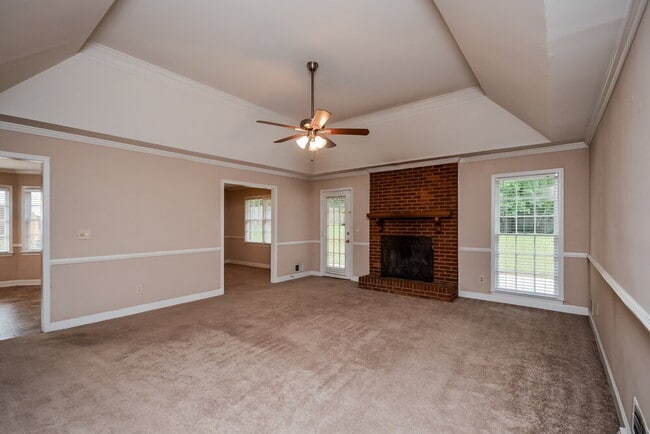 Building Photo - 2975 Camary Pl Dr SE