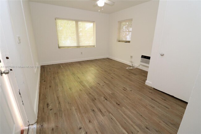 Foto del edificio - 777 NE 85th St