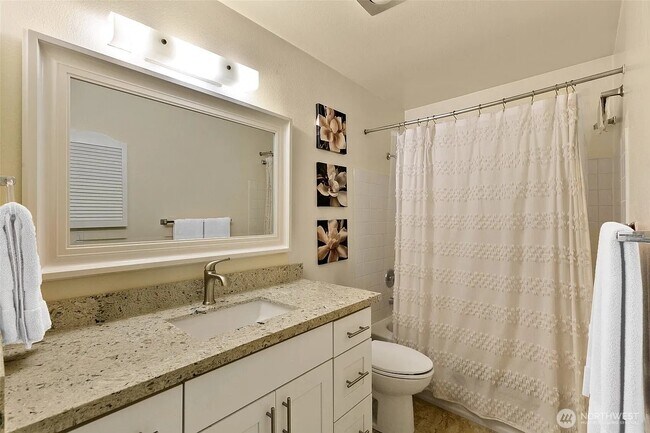 Foto del edificio - 11008 NE 68th St