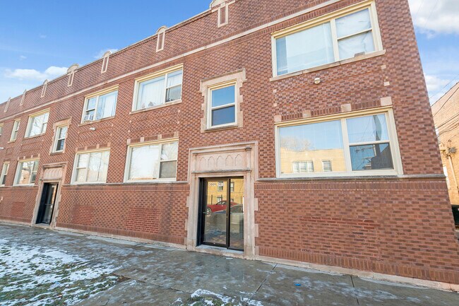 Building Photo - 3009 W 61st St