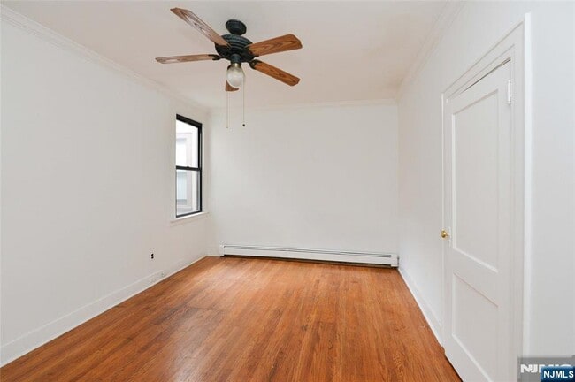 Building Photo - 38 River Edge Rd