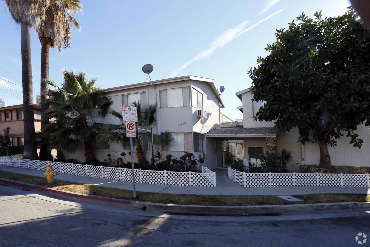 Primary Photo - Moorpark Oasis