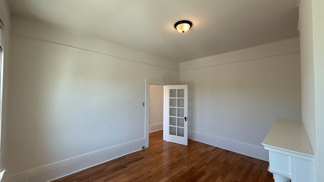 Building Photo - Epic REA - Expansive 2BD/ 1BA with Huge Garage in the Outer Mission