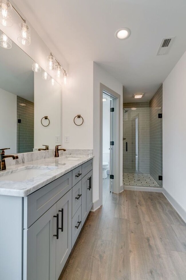 Building Photo - Beautiful Newer Build in Madison!