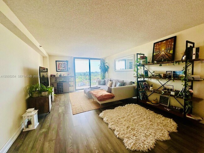 Foto del edificio - 2625 Collins Ave