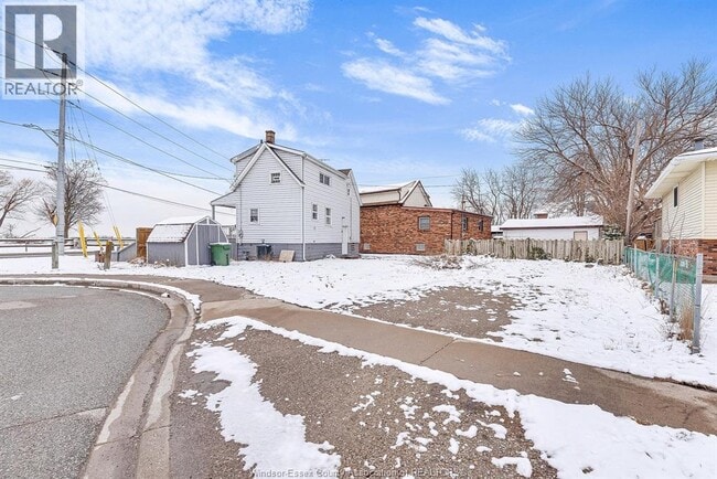 Building Photo - 8031 Riverside Dr E