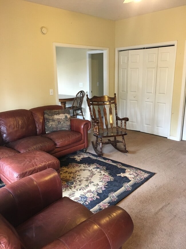 Foto del edificio - Available This Fall 2026!