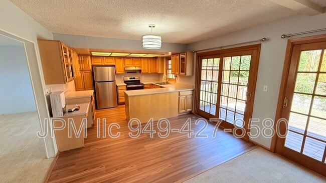 Building Photo - 2565 Van Buren Dr