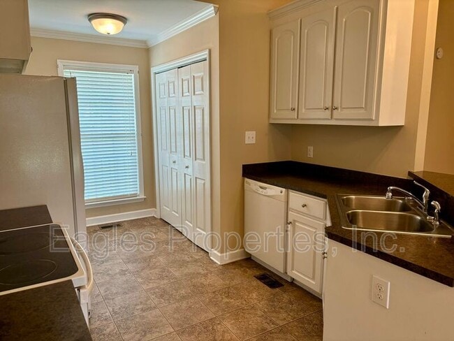 Building Photo - 103 Kestrel Ct