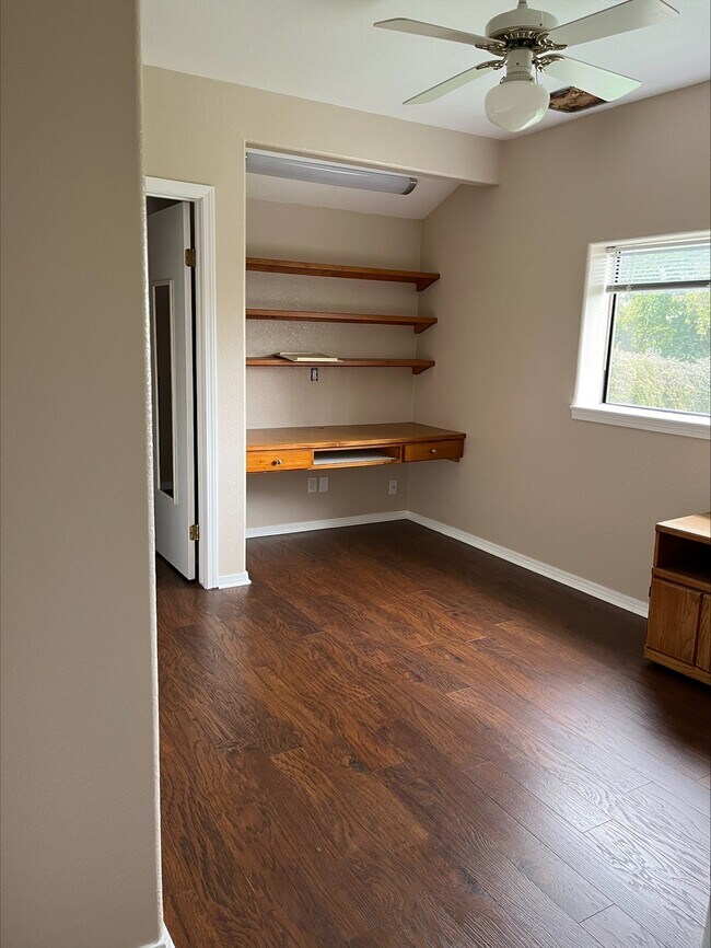 large bedroom - 4569 E Alamos Ave