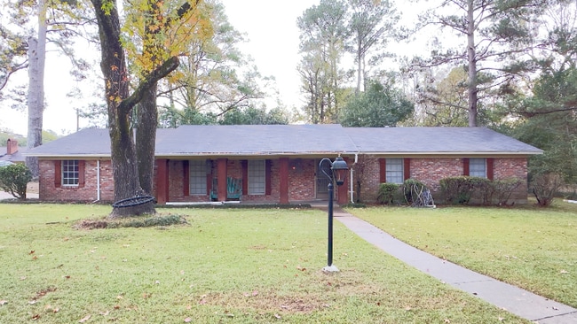 Photo - 2009 Lake Trace Dr House