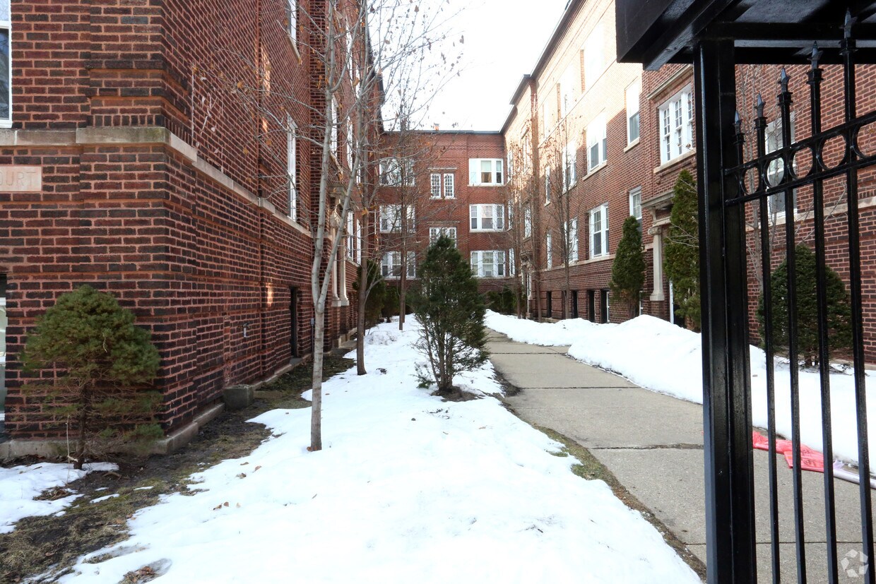 Foto del edificio - 5314-5322 N Winthrop Ave