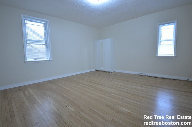 Building Photo - 303 Hancock St