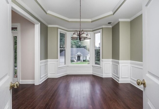Building Photo - 802 Satinwood Pl