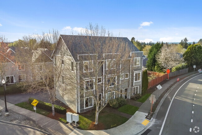 Building Photo - 895 SW 170th Ave