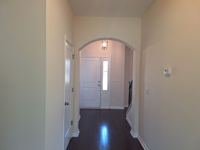 Building Photo - Superb Home Located in the Catawba Hills Neighborhood!