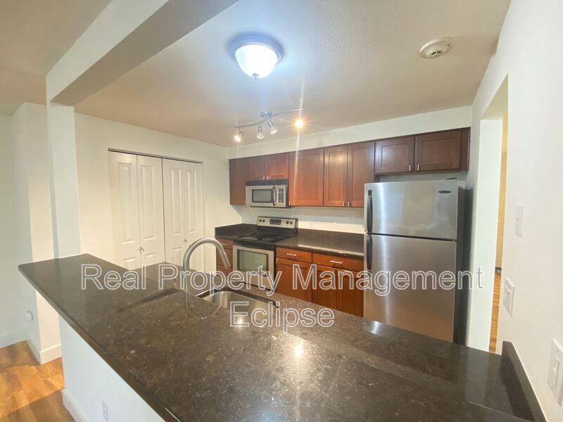 Foto principal - 15827 Leary Wy