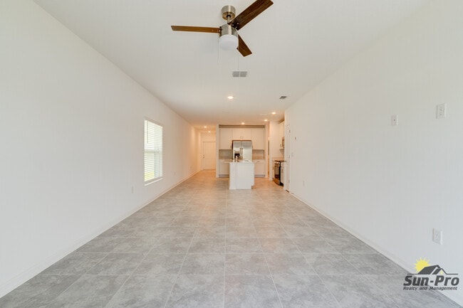 Foto del edificio - 2123 Green Valley St