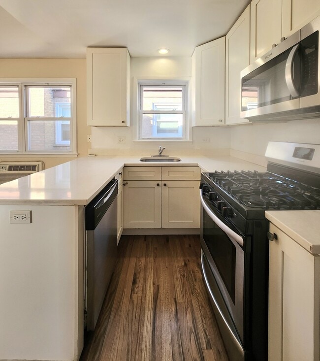 Foto del edificio - 4916 N Harlem Ave