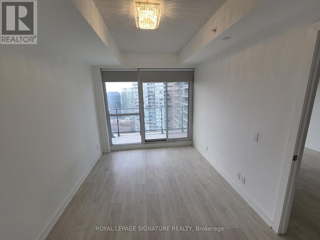 Building Photo - 2220 Lake Shore Blvd W