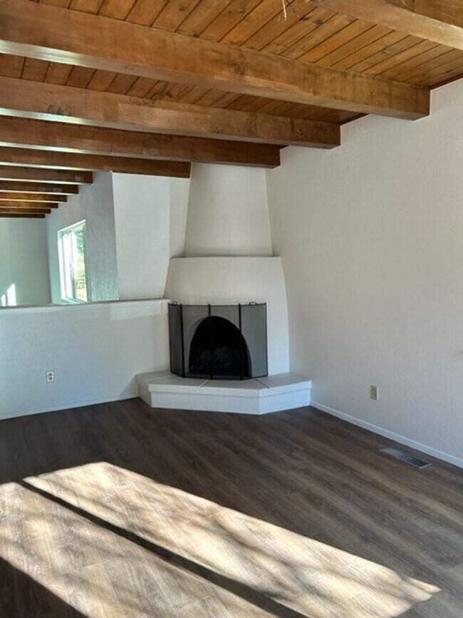 Building Photo - 2123 Calle Tecolote - Sol Y Lomas! - Lease...