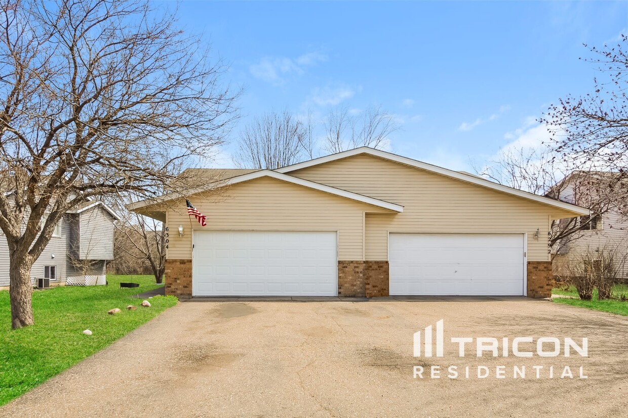 Foto principal - 6304 Kahler Dr NE