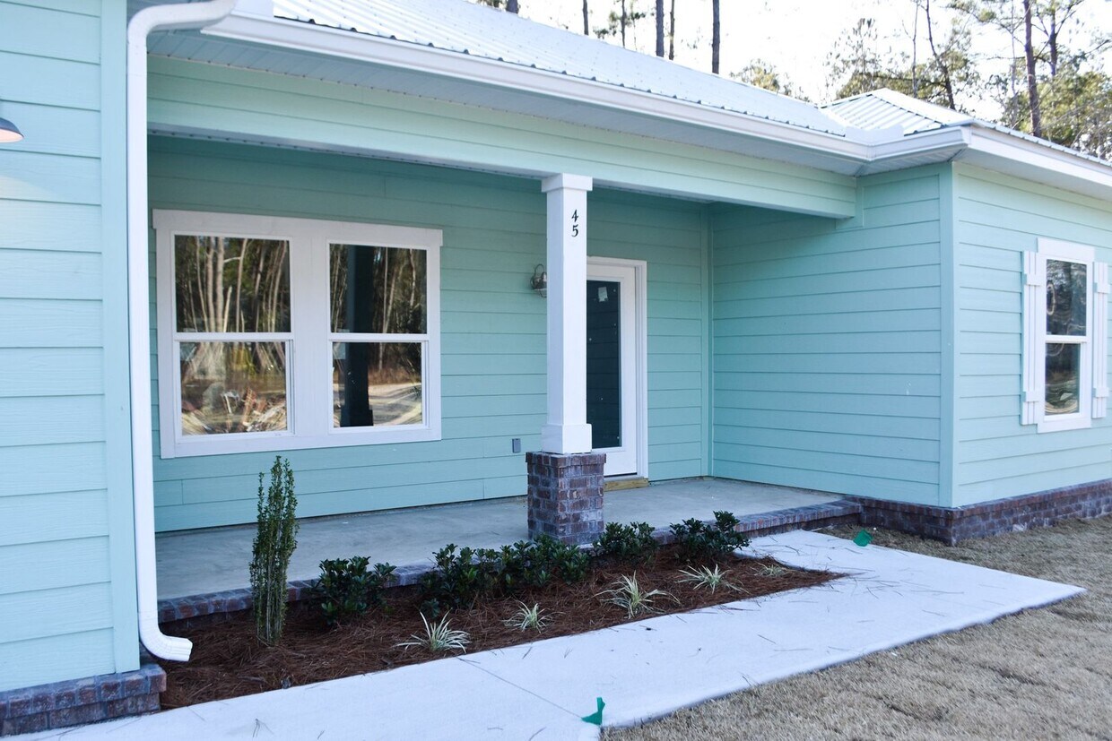 Building Photo - Brand New Custom 3 bedroom 2 bath Craftsman