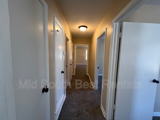 Foto del edificio - 3446 Madewell St