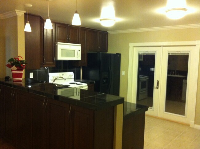Building Photo - 10319 Restful Ct