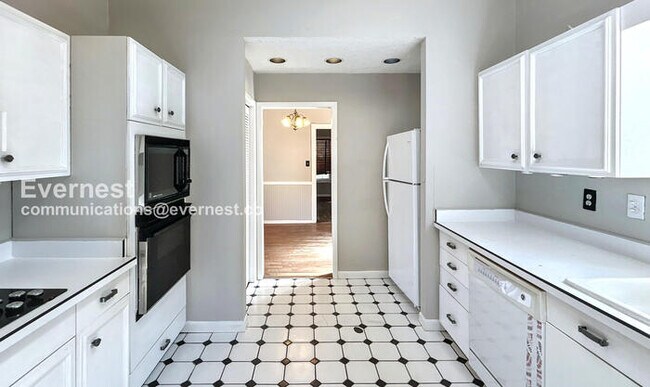 Foto del edificio - 812 Sycamore Dr