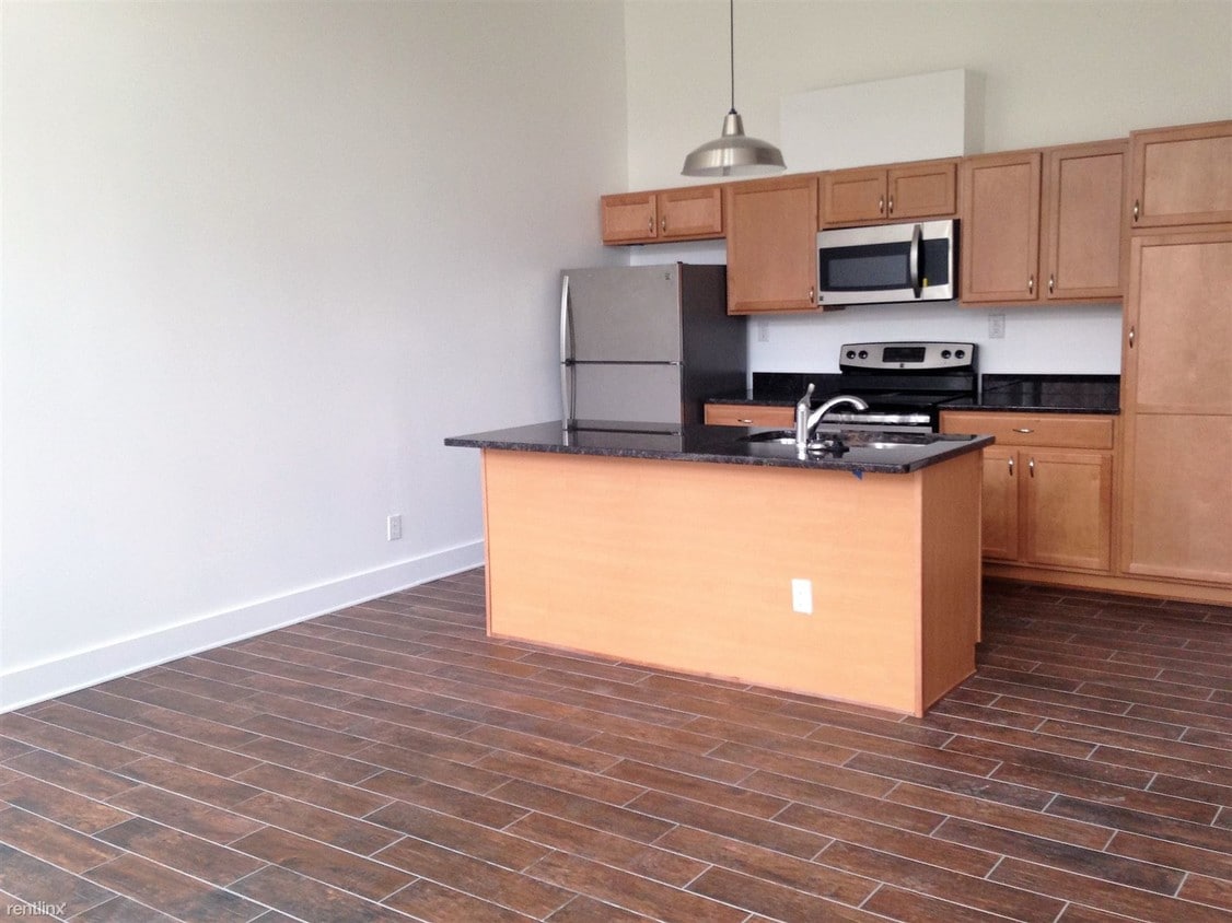 Primary Photo - 609 E Kirby St