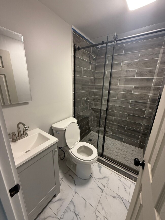 Foto del edificio - 49 Orton Ave