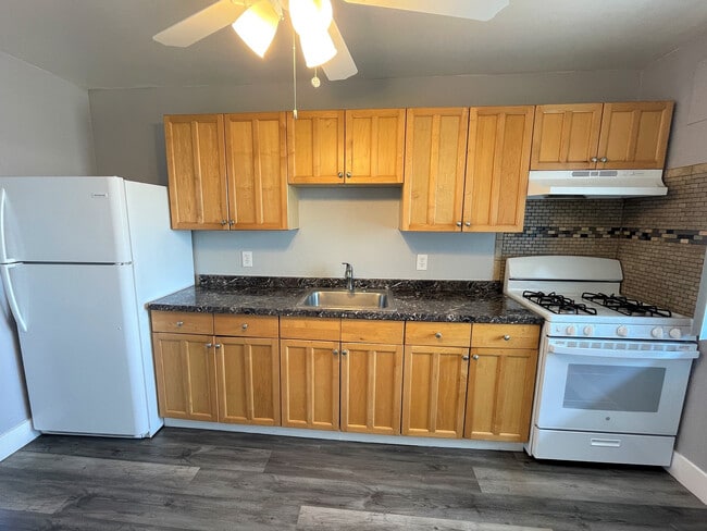 Building Photo - Oak Ridge Apartments