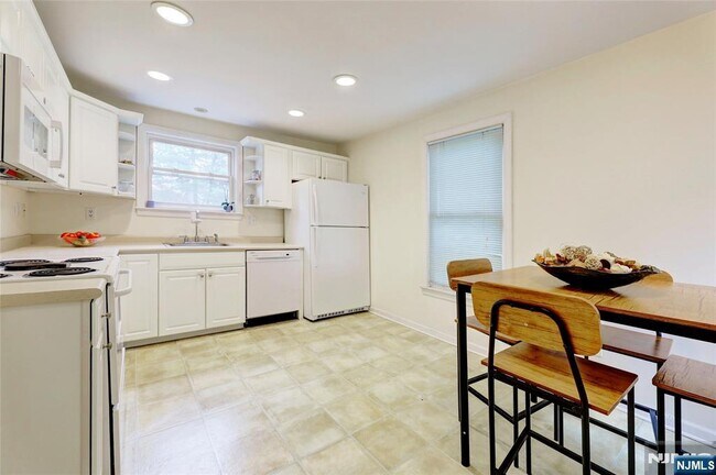 Foto del edificio - 145 Arch St