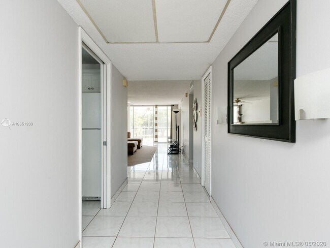 Foto del edificio - 2940 N Course Dr