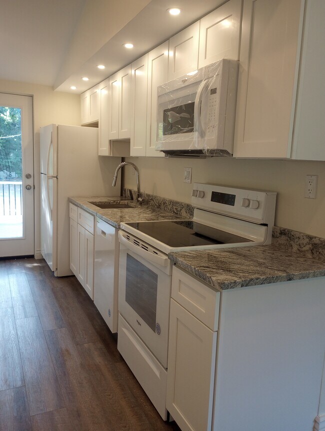 Foto del edificio - 380 W Rose Tree Rd