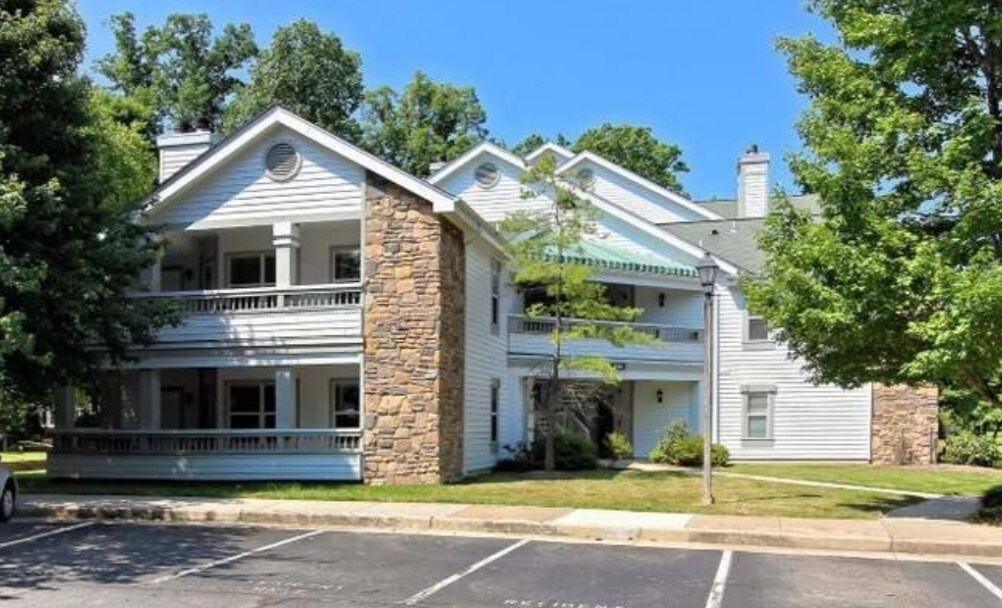 4400 Helmsford Ln, Fairfax, VA 22033 Condo for Rent in Fairfax, VA