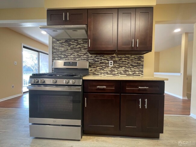 Foto del edificio - 93 Woodbridge Terrace