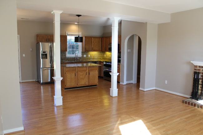 Building Photo - 4838 Highlands Pl