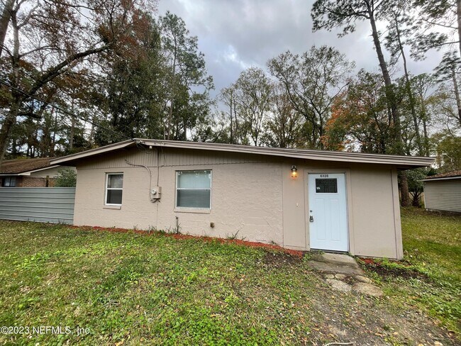 Foto del edificio - 6328 Delacy Rd