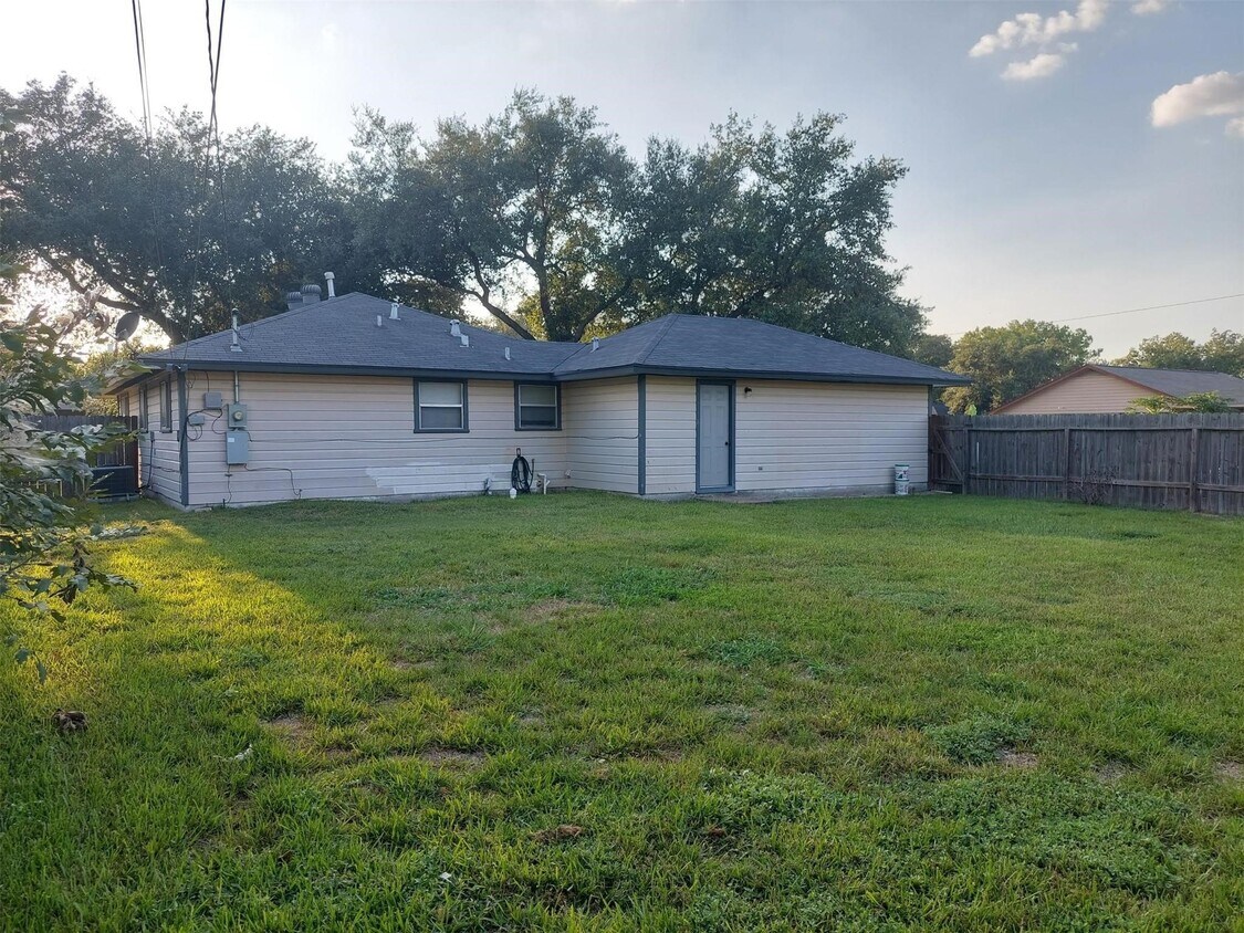 Foto del edificio - 1401 Glenmore Dr