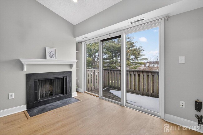 Building Photo - 304 Aspen Dr