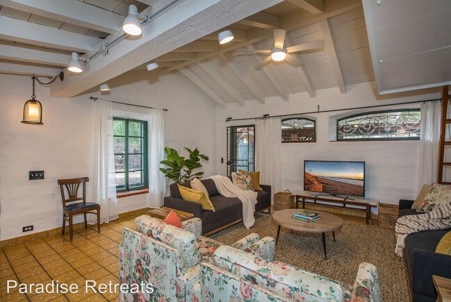 Building Photo - 1469 La Vereda Ln