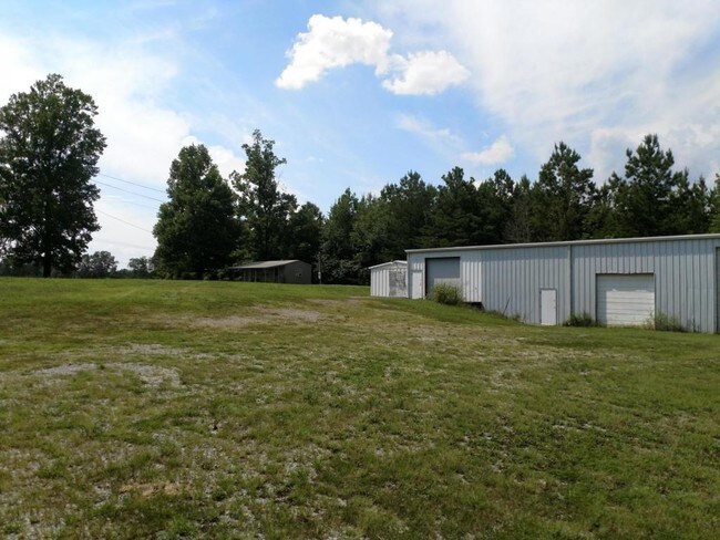Building Photo - Hwy 411